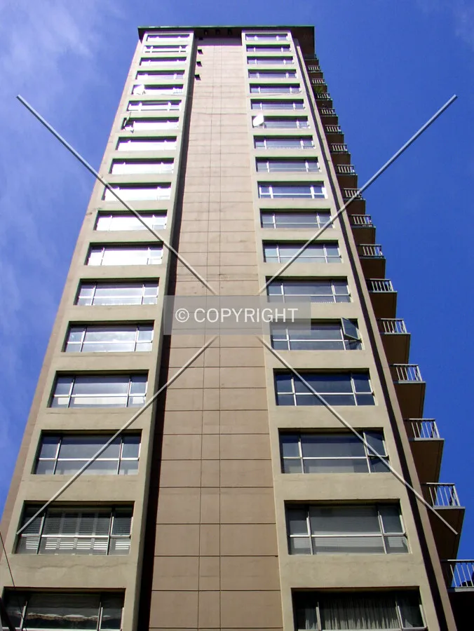 Looking up the southern side from Sacramento Street