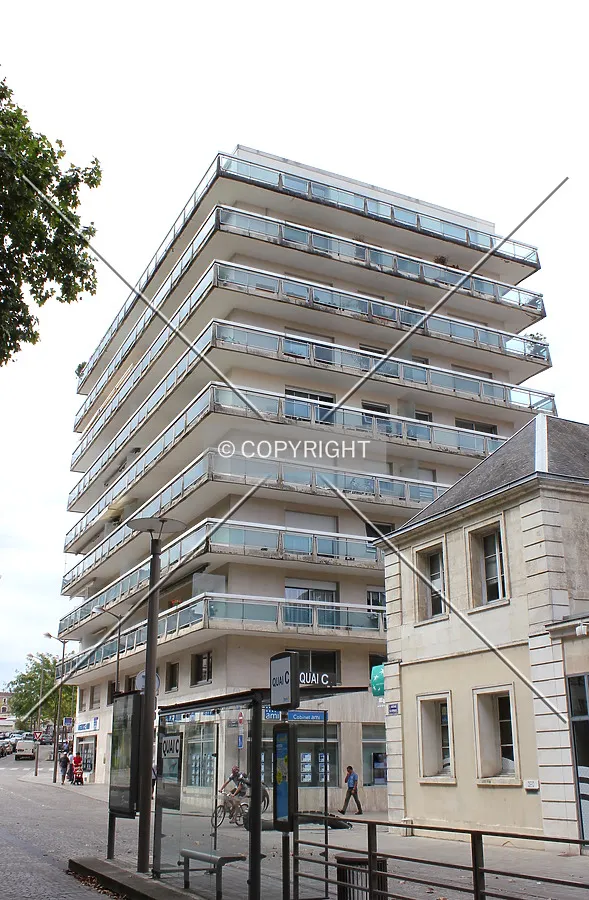 North view from Rue du Temple.