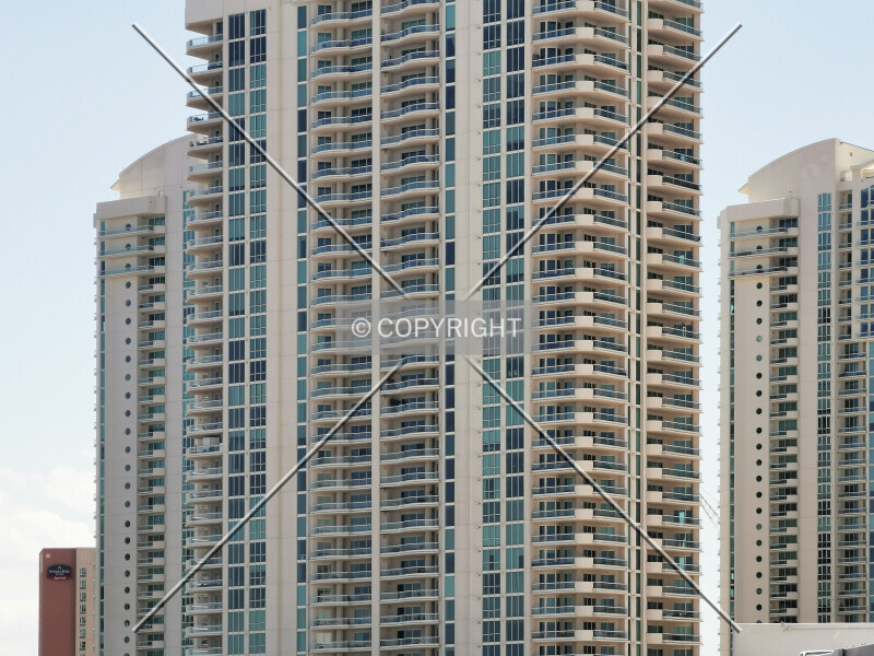 Photo 196-526-748