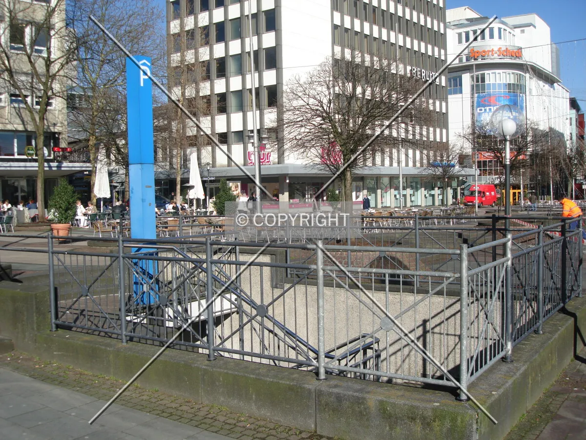 One of the entrances at Kennedyplatz