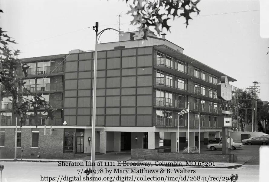 Photo 199-975-468