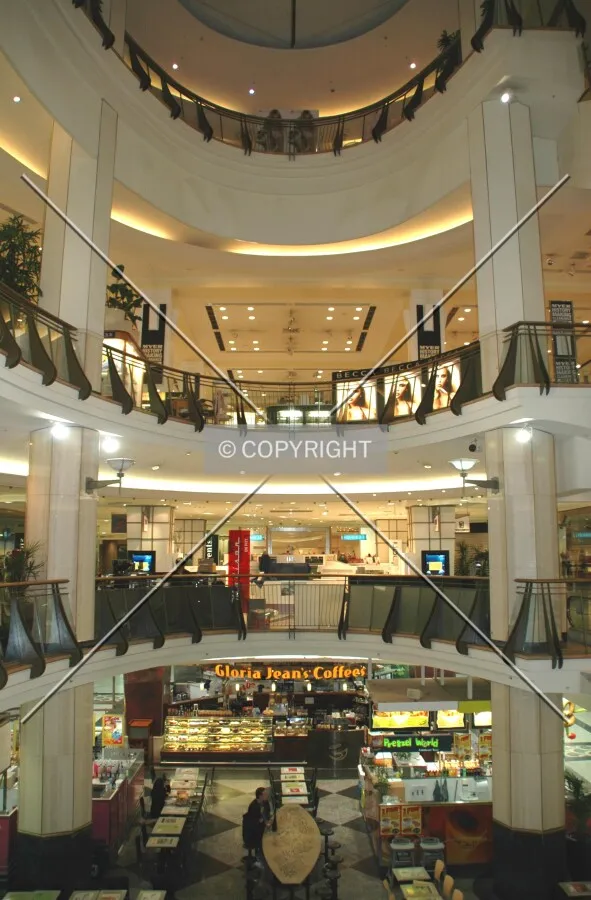 The international foodcourt and shopping levels