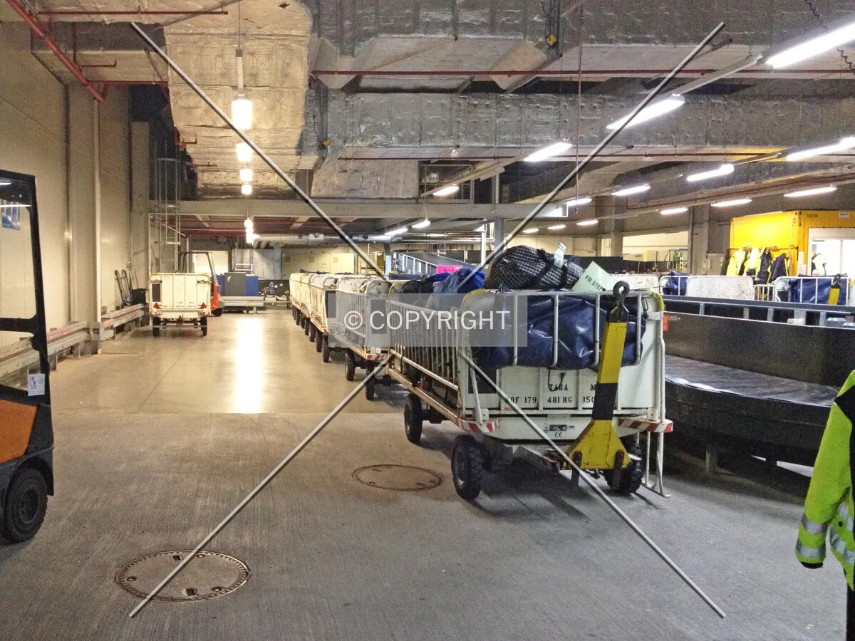 Luggage handling facility at an airport