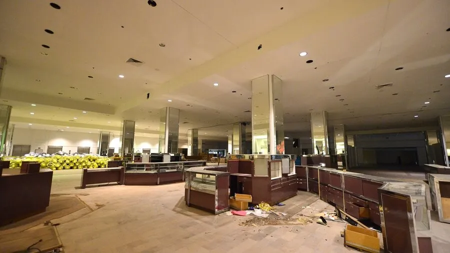 Interior; June 18, 2018