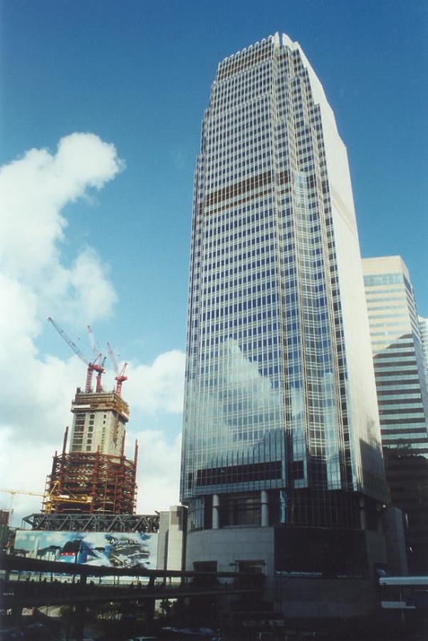 2IFC construction site side by side with 1IFC