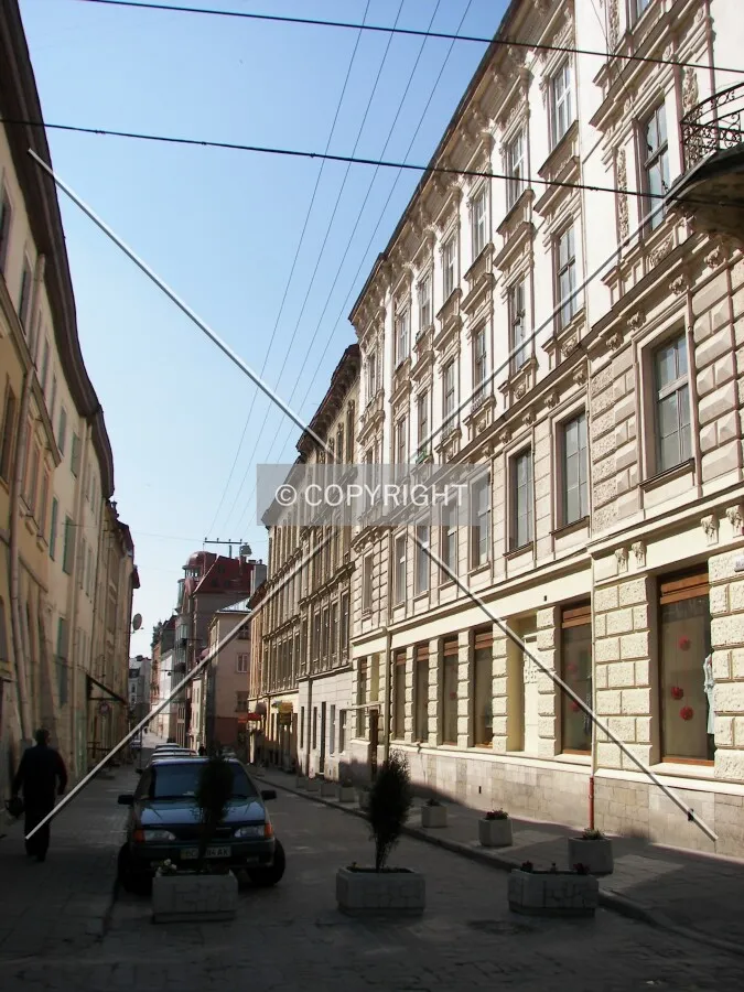 Looking along Serbs'ka Street