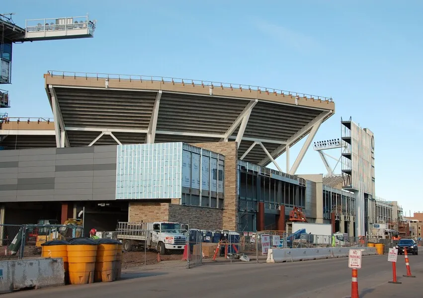 206-652-823