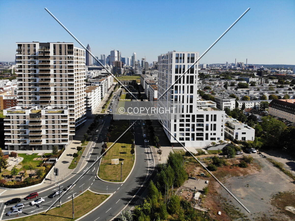 AXIS Tower and Europa-Allee