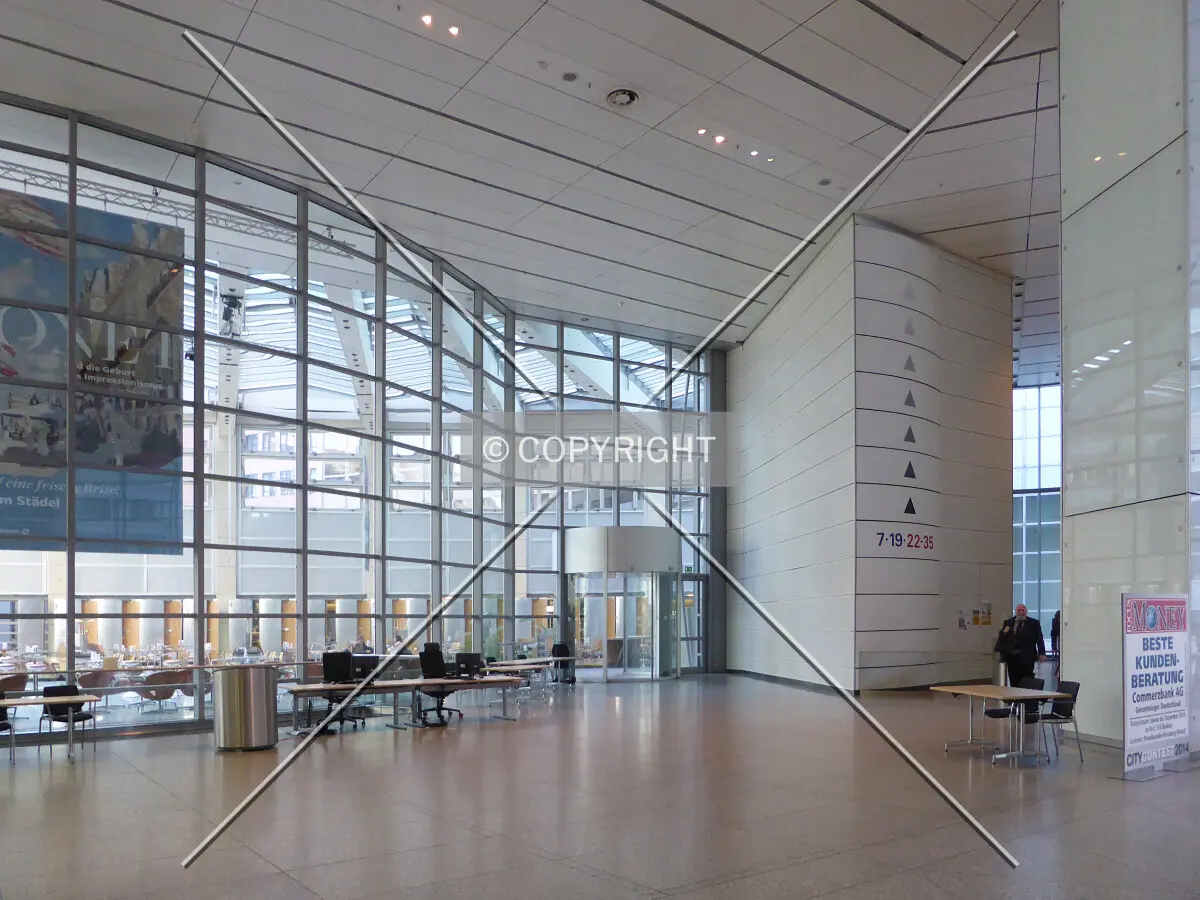 The cafeteria (left side) as seen from the lobby