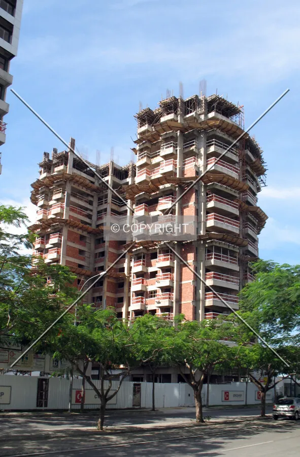 Seen from Avenida dos Flamboyants