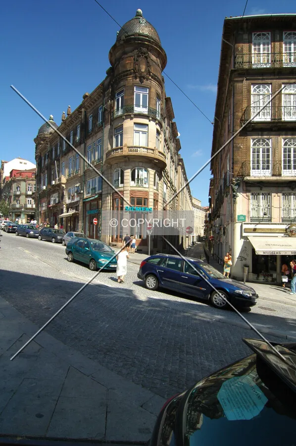 Scene from the streets of Porto
