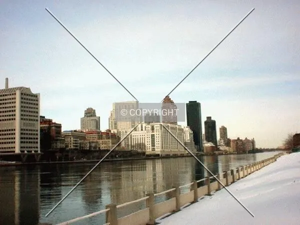 View to the north from Roosevelt Island