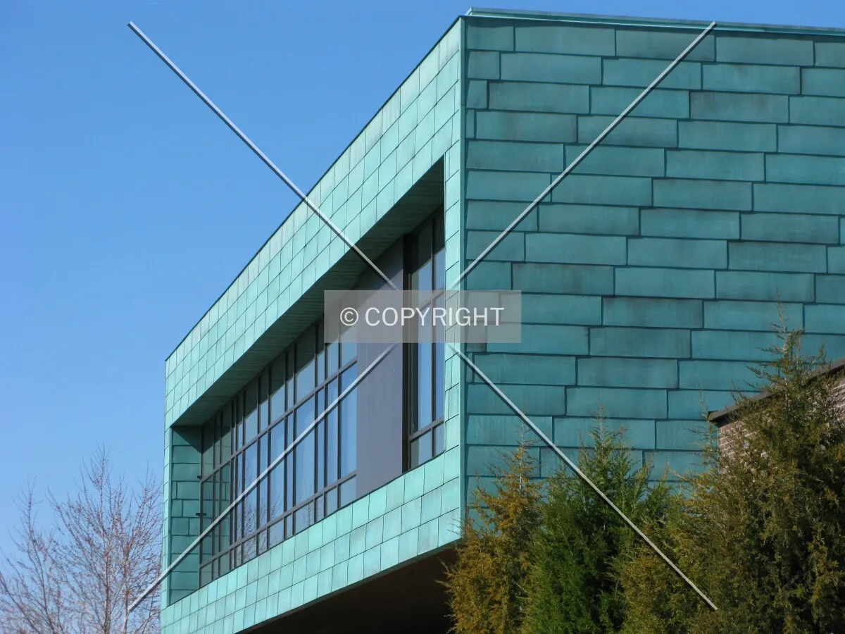 2nd floor windows on south end of government wing