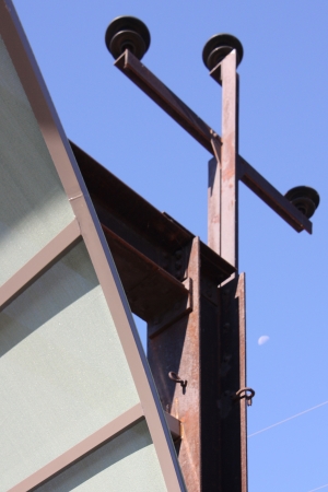Detail along the bike path