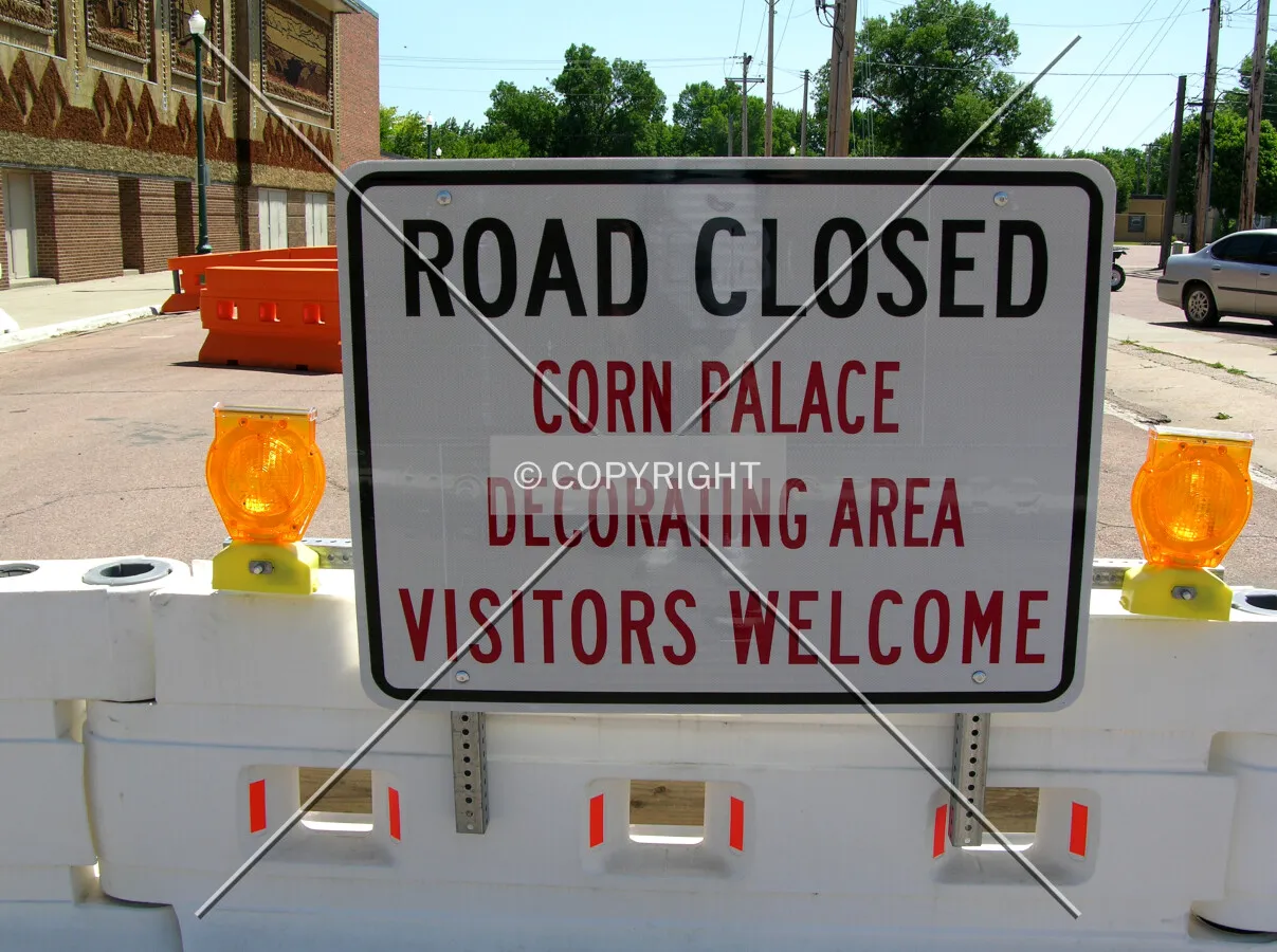 East 6th Avenue blockade for preparation to decorate the southern facade