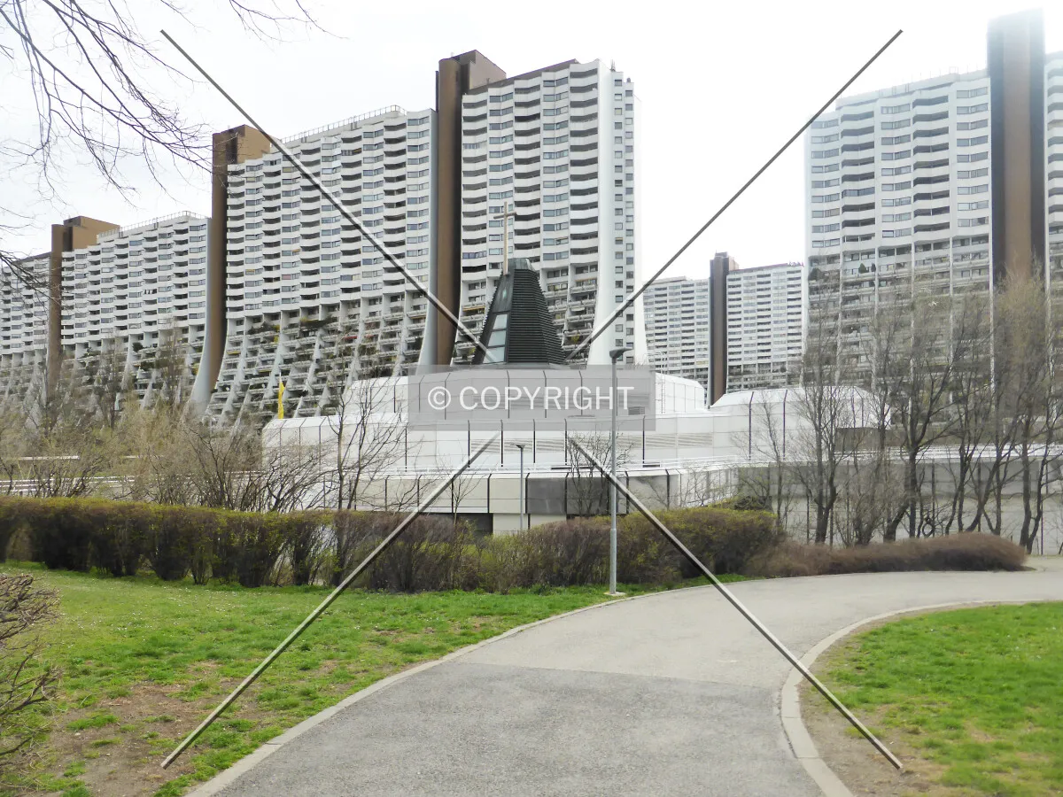 Photo 218-018-692