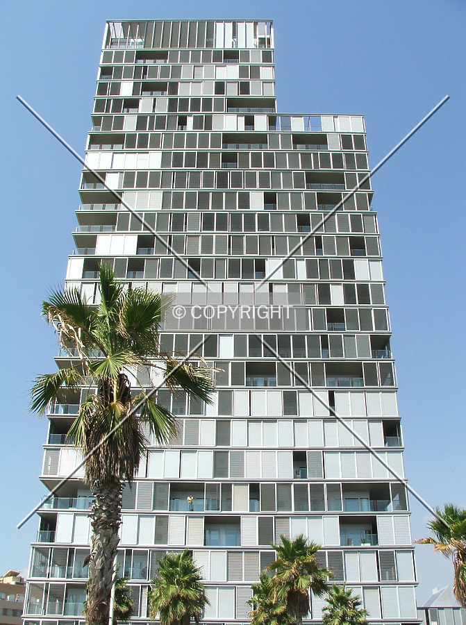 Looking up from Passeig de Garcia Faria