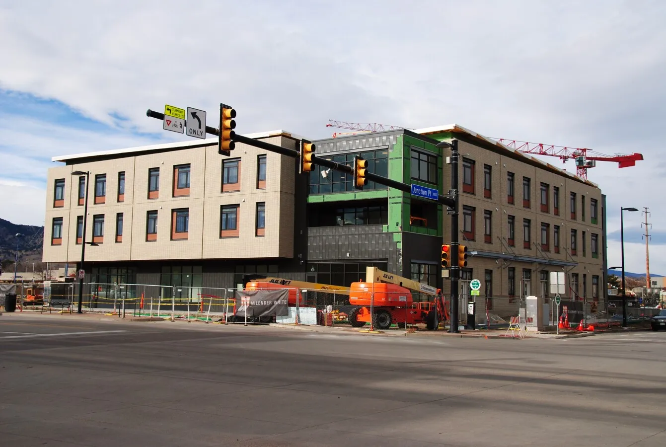 Photo 220-297-389