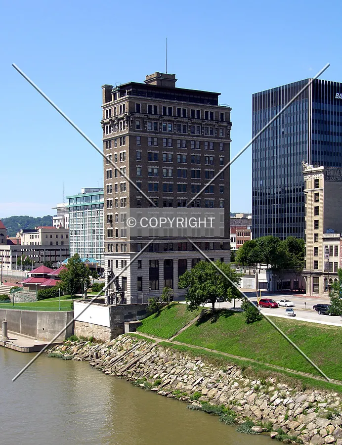 Looking north from the South Side Bridge