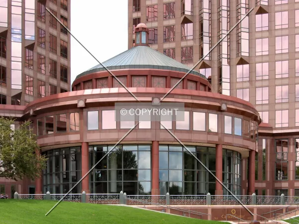 Rotunda connecting the two towers