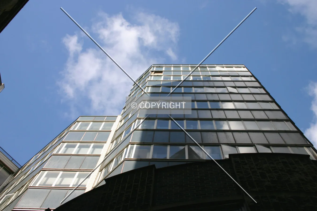 Looking up from Clement's Inn