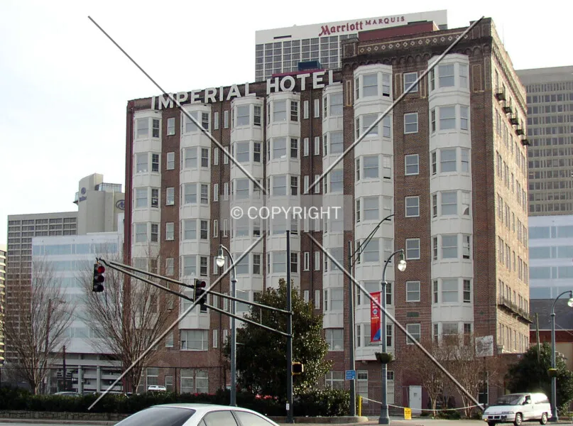 Photo 225-477-390
