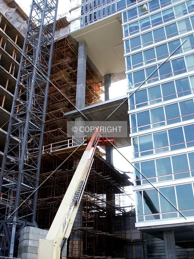 Looking up at the gap between Elm and Oak Towers