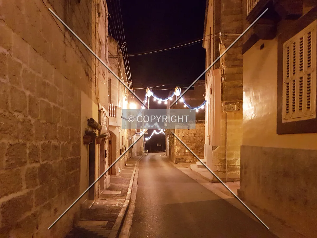Gudja at night