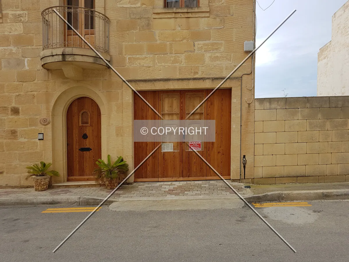 Photo 226-027-661