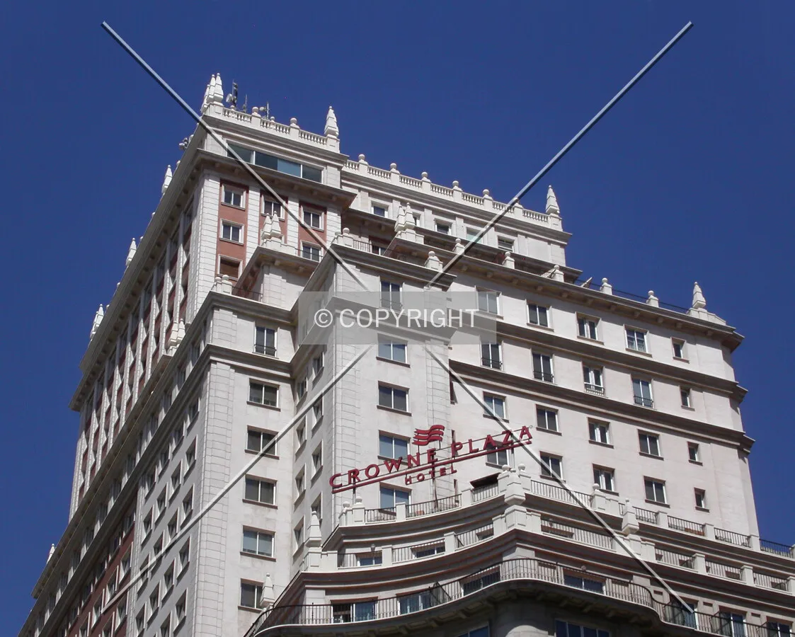 Top floors as seen from Gran Vía