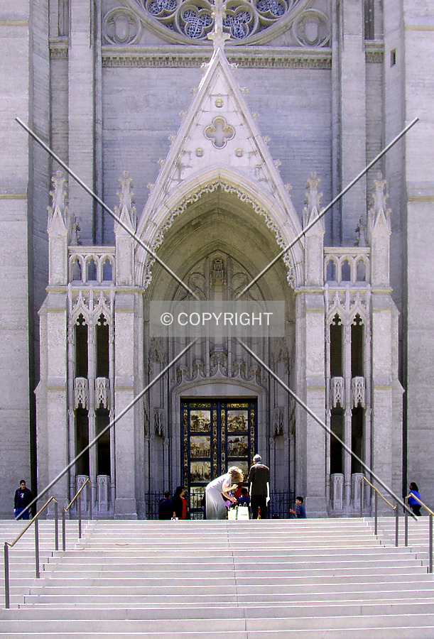 Main portal off Taylor Street