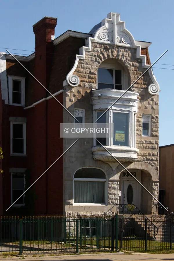 Photo 226-930-296