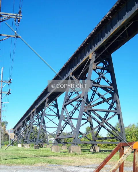 Photo 227-296-018