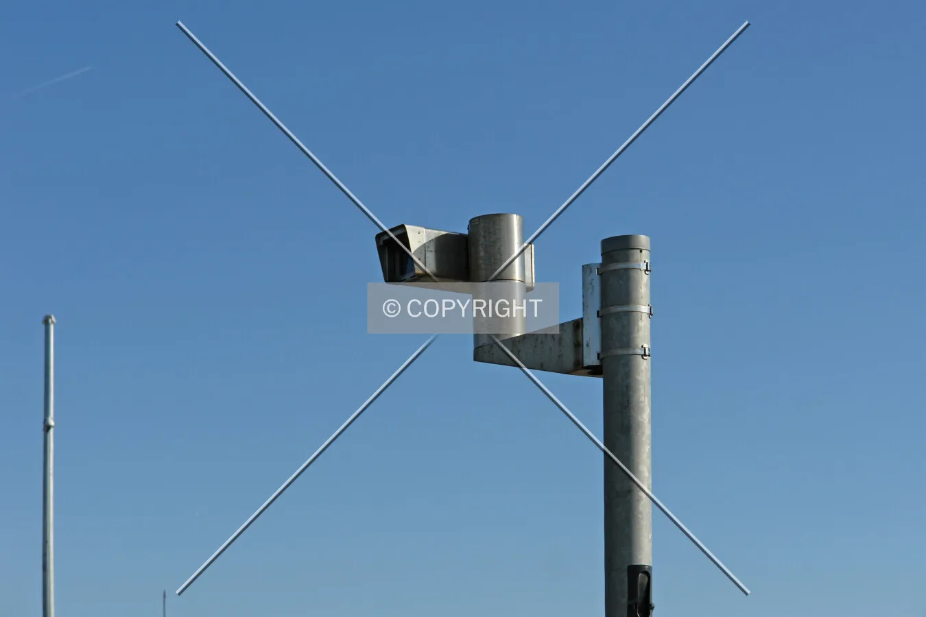 A mast featuring a movable video camera