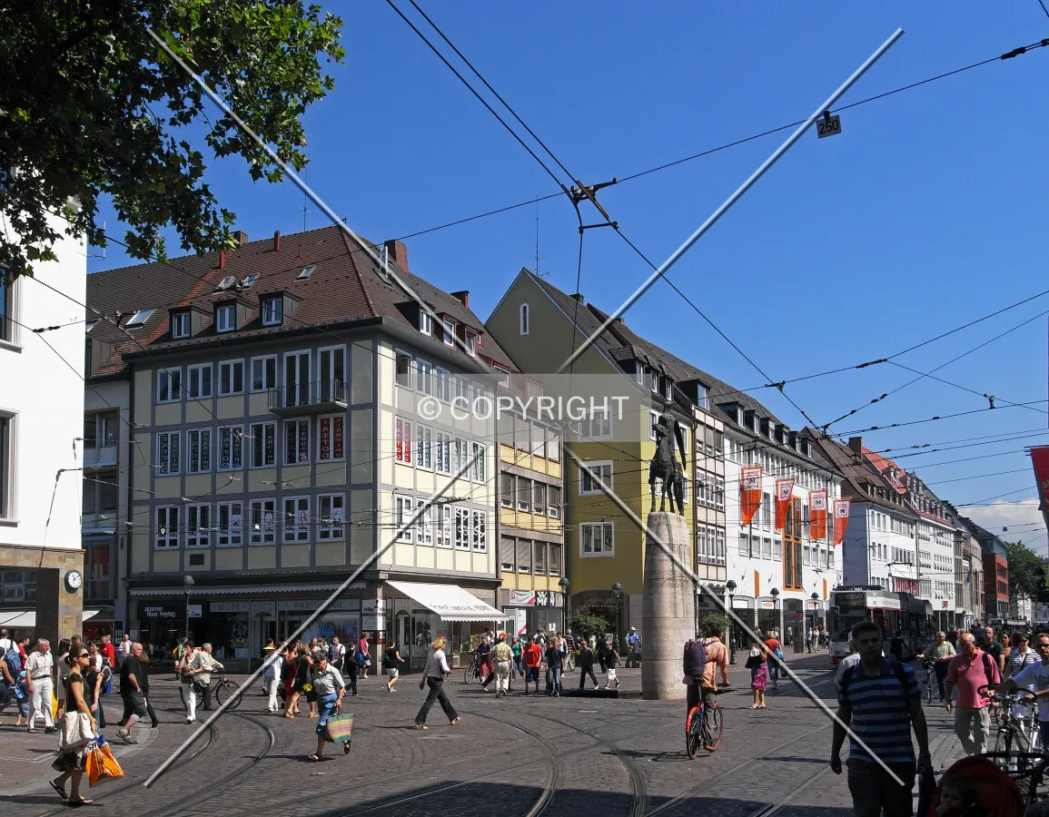 The Bertoldsbrunnen at the intersection of Kaiser-Joseph-Strasse and Salzstrasse