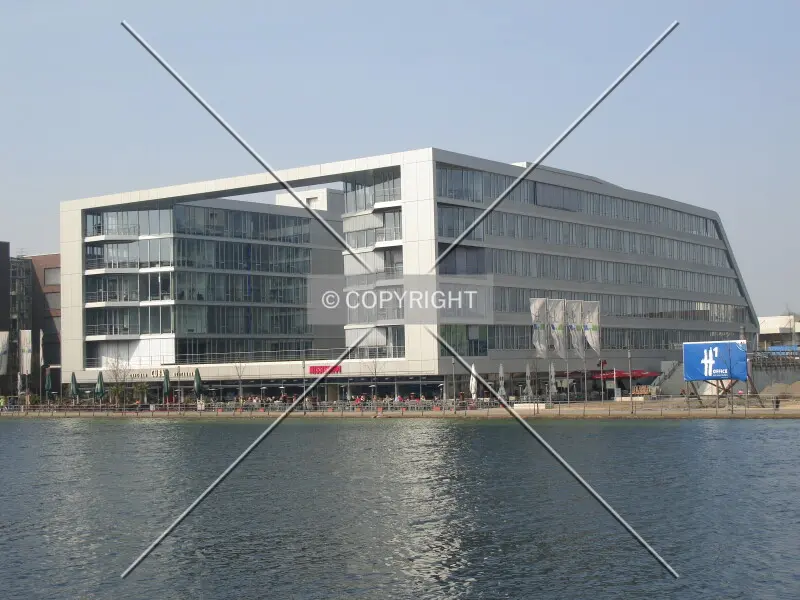 Photo 230-477-872