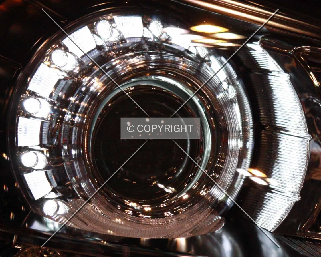 Hyundai Equus Headlight