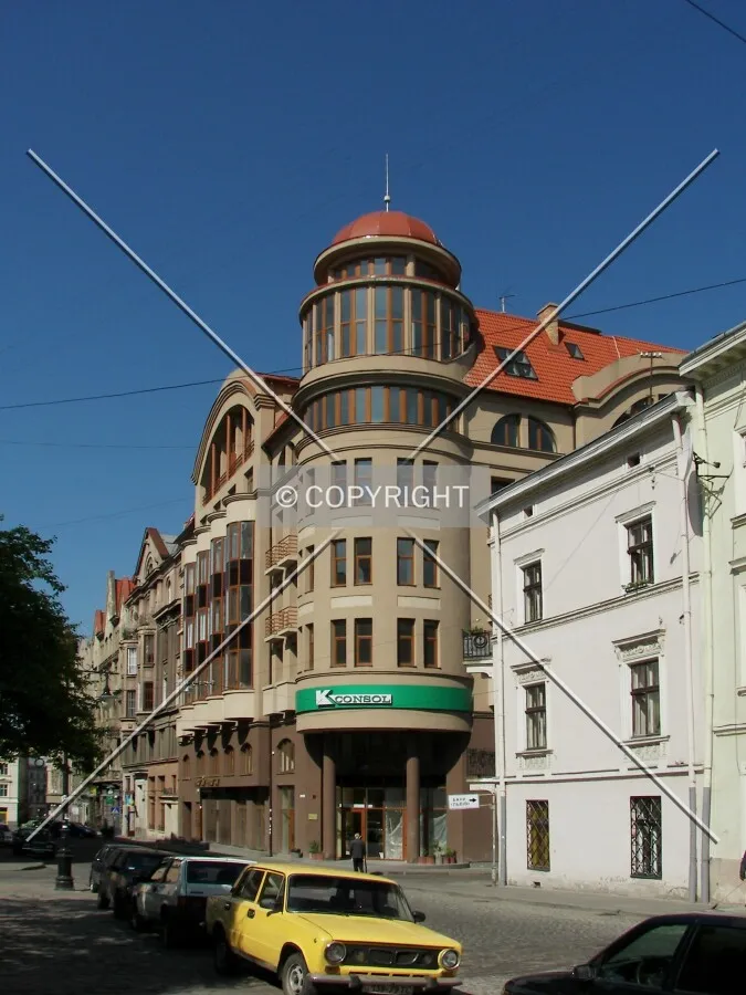 Looking along Valova Street