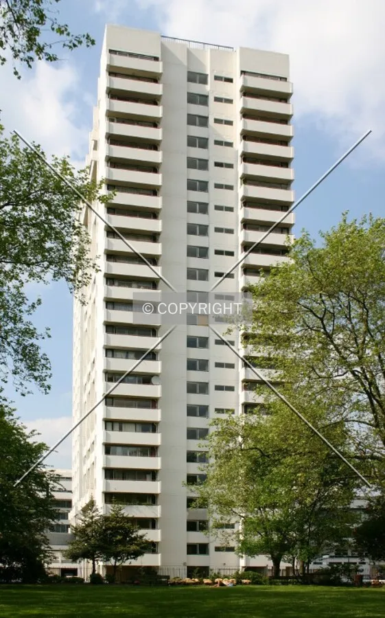 Full-height view from Paddington Street