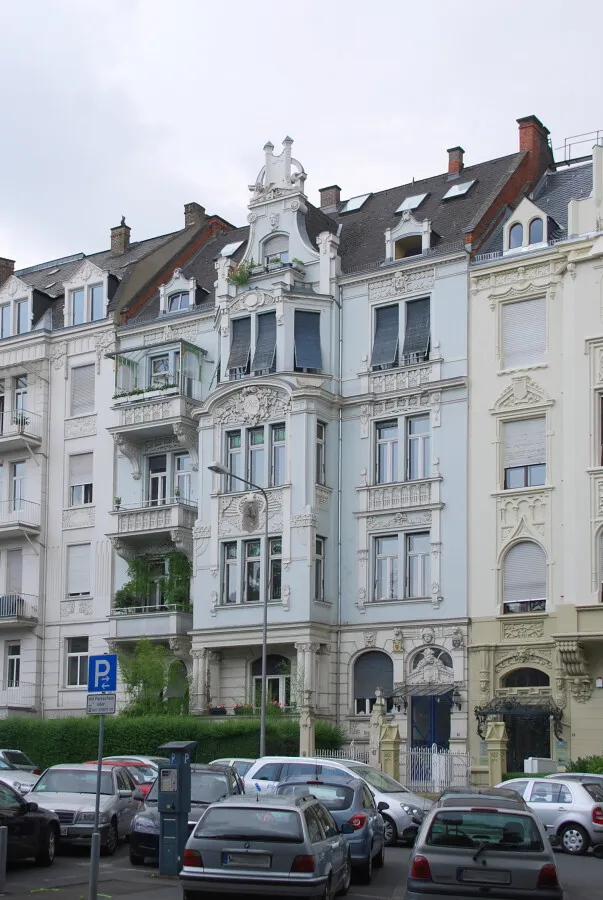 View across Gutenbergplatz
