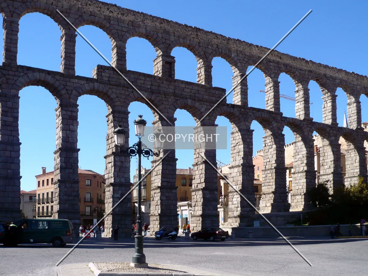 View towards the east from the Plaza del Acueducto