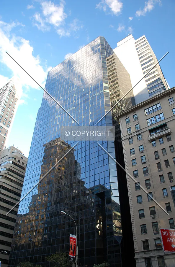 Looking up from Park Avenue