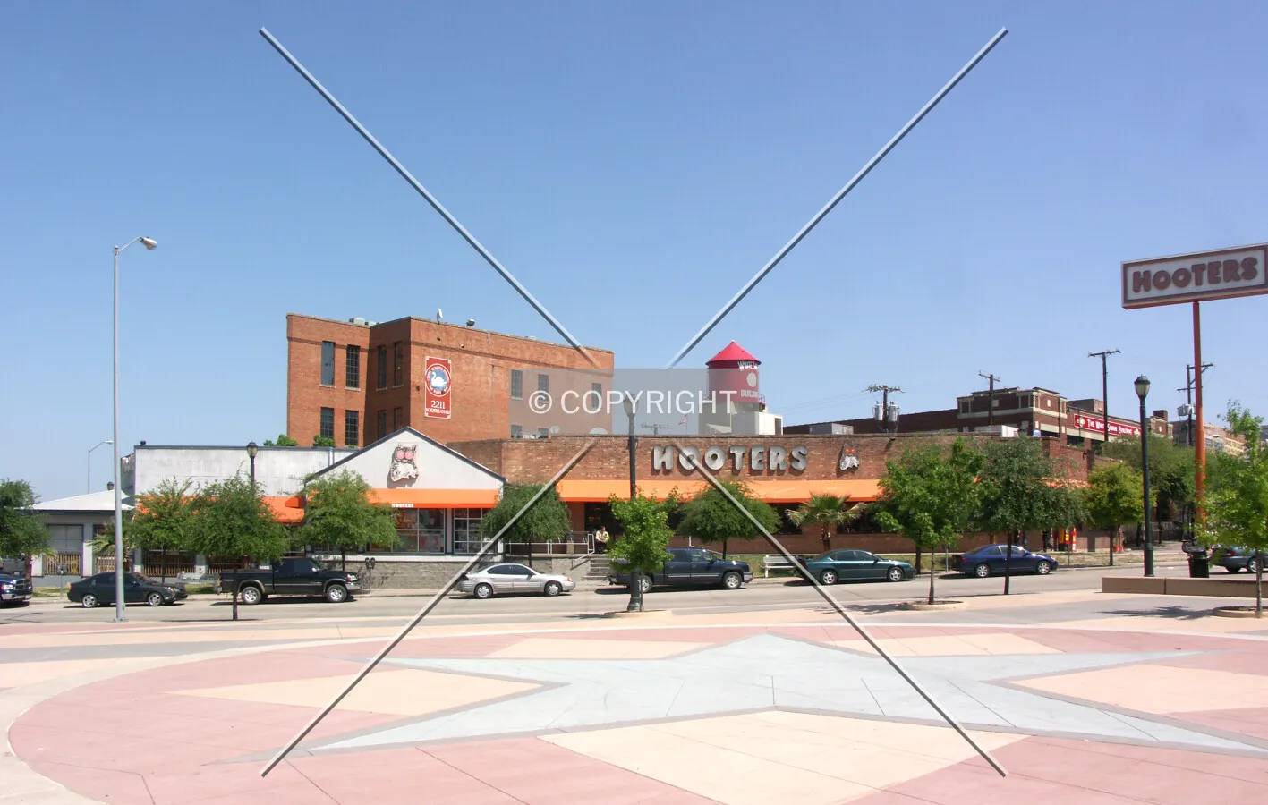 World's largest Hooters restaurant