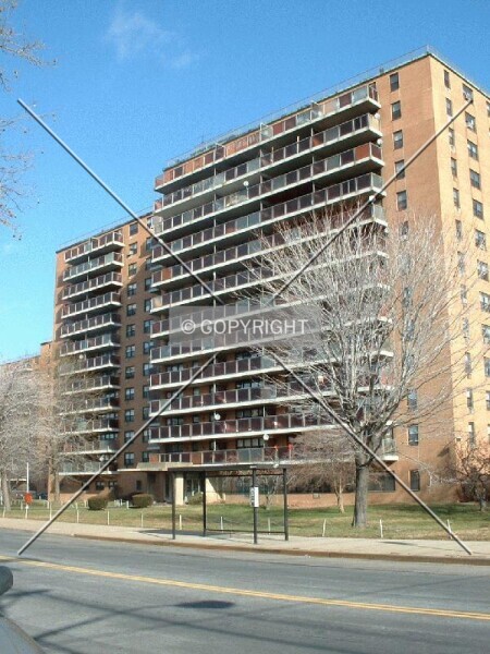 Photo 241-972-796