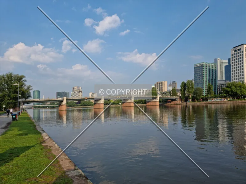 Photo 242-515-989