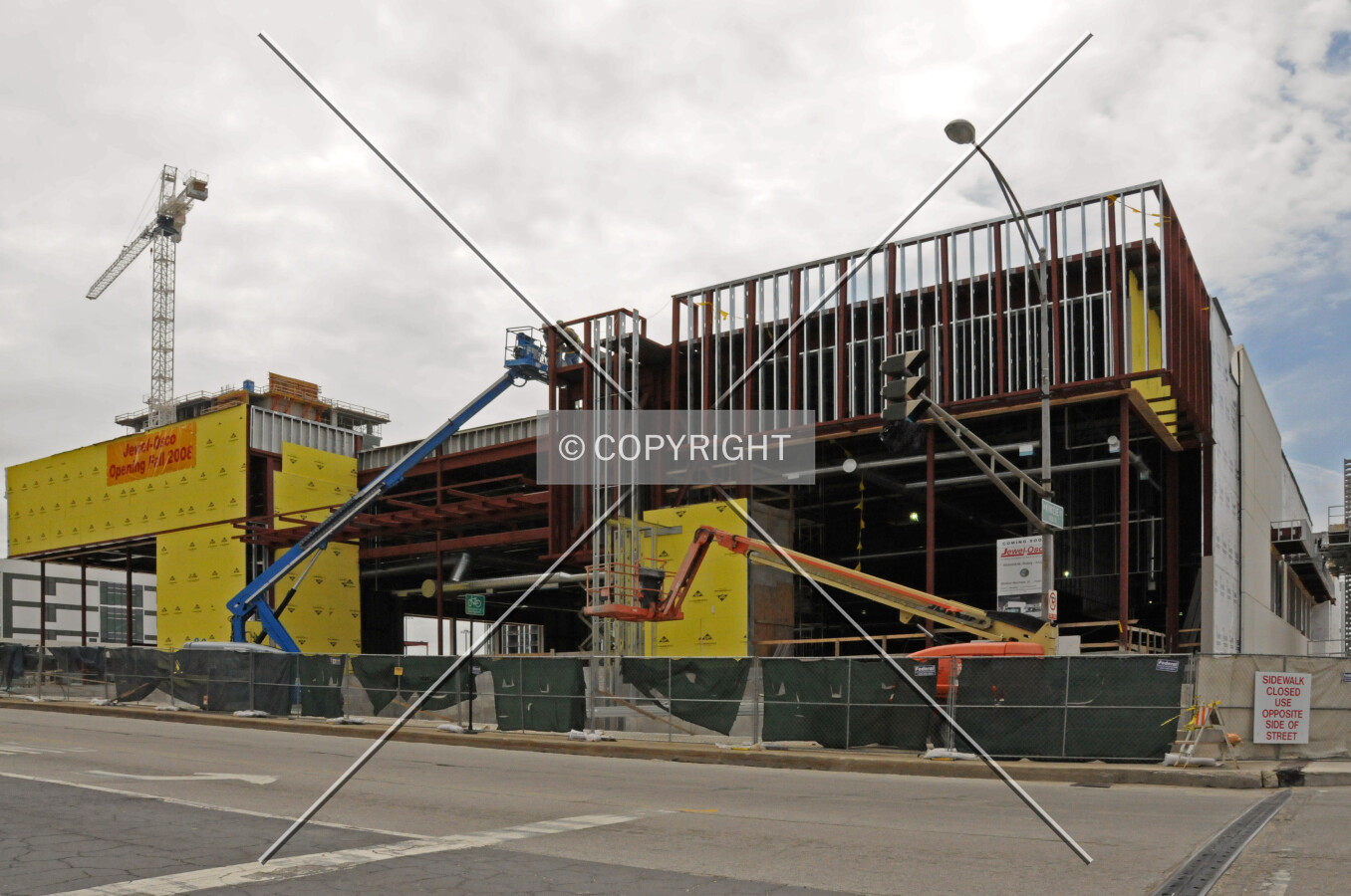 Looking southwest from the intersection of Des Plaines and Kinzie Streets
