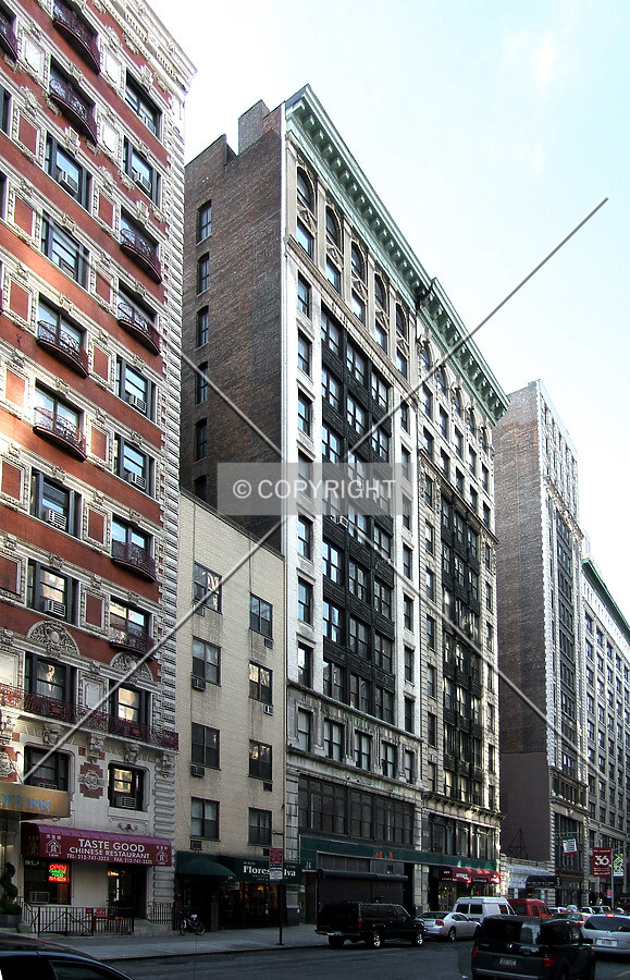 Photo 243-312-032