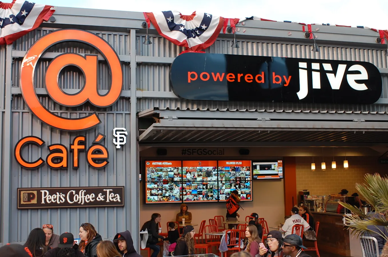 Social networking cafe