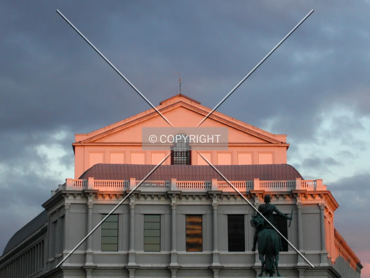 Looking up from Oriente square