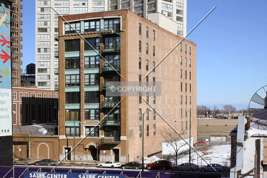 Photo 243-775-945